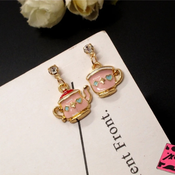 Alice in Wonderland Tea Pot and Cup Earrings - Picture 2 of 4